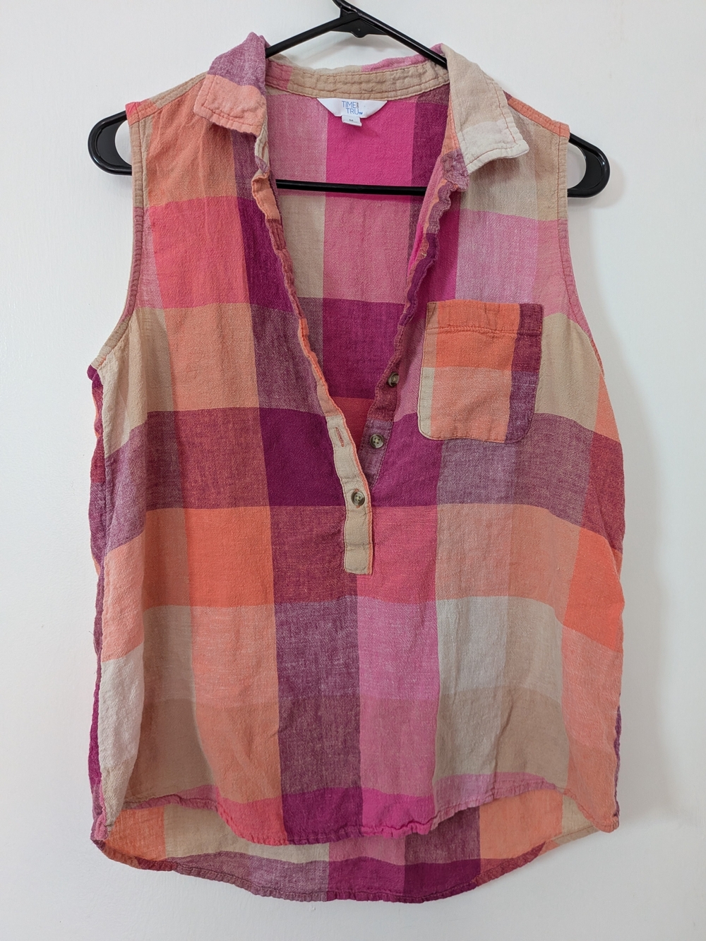 Sleeveless Plaid Button-Front Top in Pink & Peach